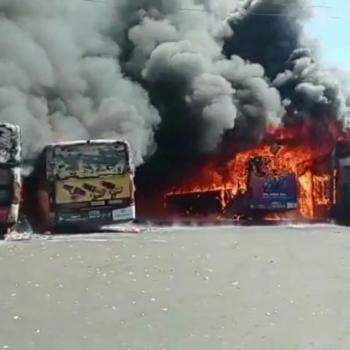 Capiatá: Voraz incendio consumió por completo al menos 9 ómnibus
